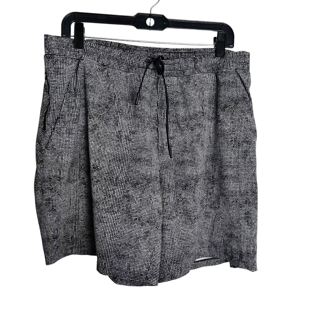 Lululemon Men’s B&W Pace Breaker Lined Shorts 7" - Picture 2 of 10